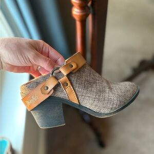 EUC Blowfish Women’s Slip-On Mule Bootie with Buckle Strap, size 7